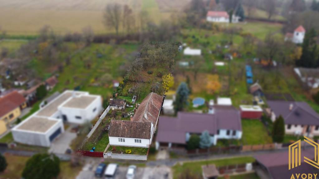 RODINNÝ DOM, POZEMOK 1268m2, SENICA - KUNOV