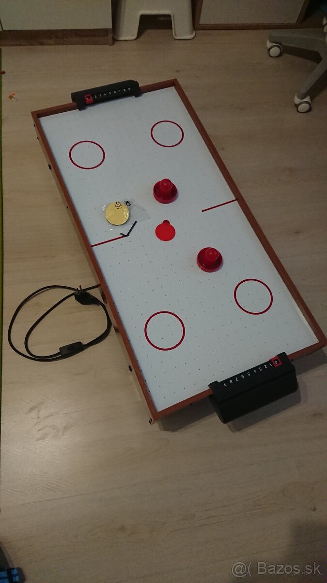 Air hockey