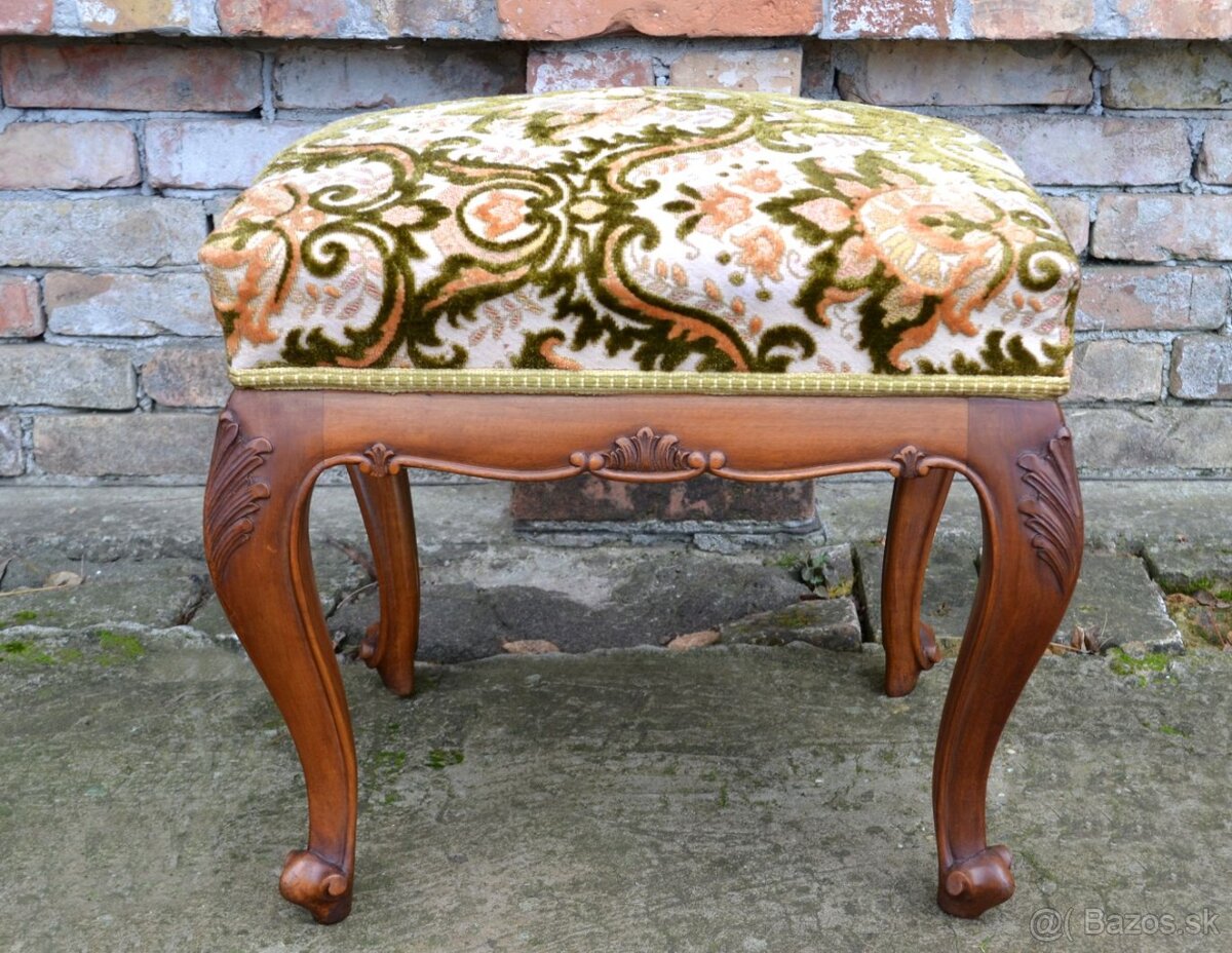 Taburetka orechové drevo