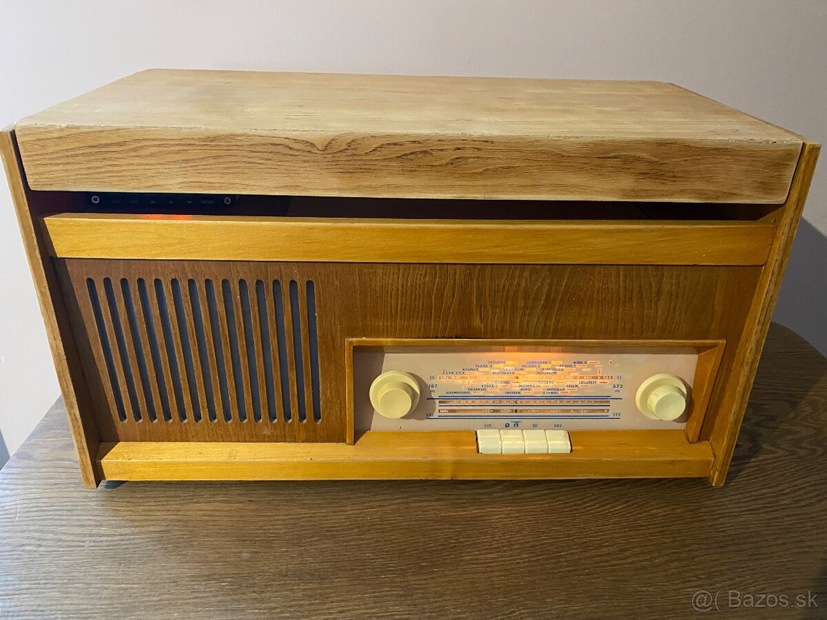 Repasovane staré rádio