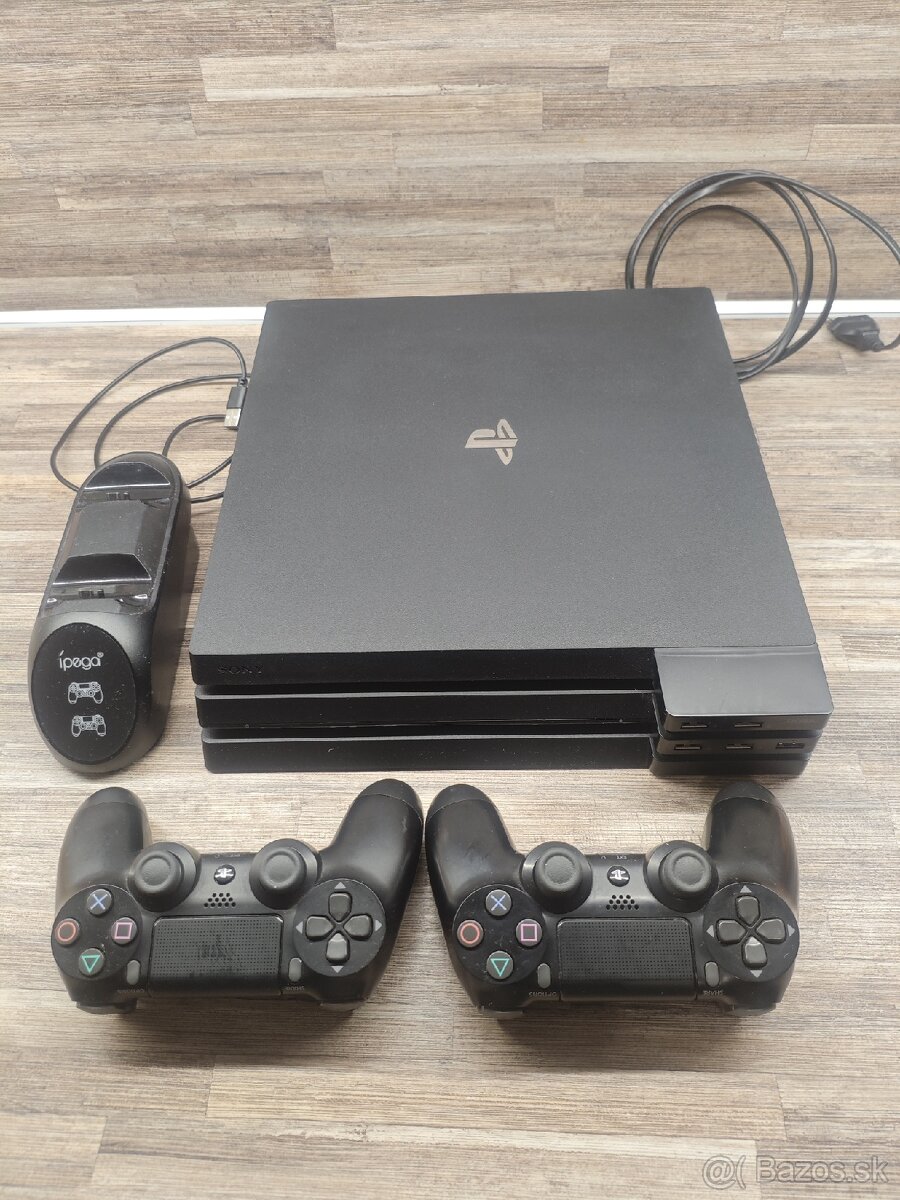 Predám PS4 PRO 1TB, 2x ovládač s nabíjačkou stanicou
