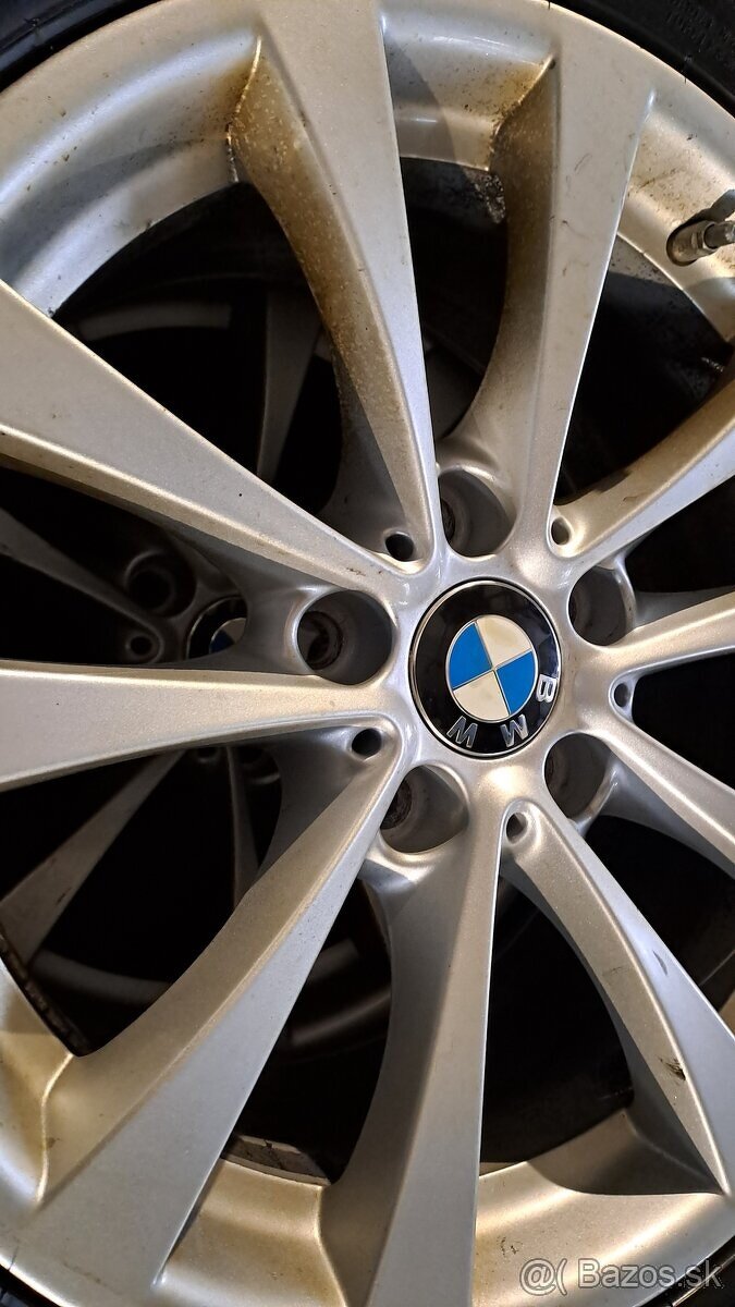 Predám zimný set B.M.W 17"-5x120+225/55r17 Pirelli