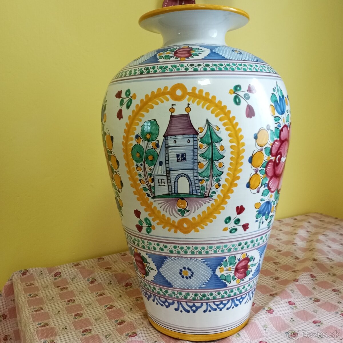 Váza majolika