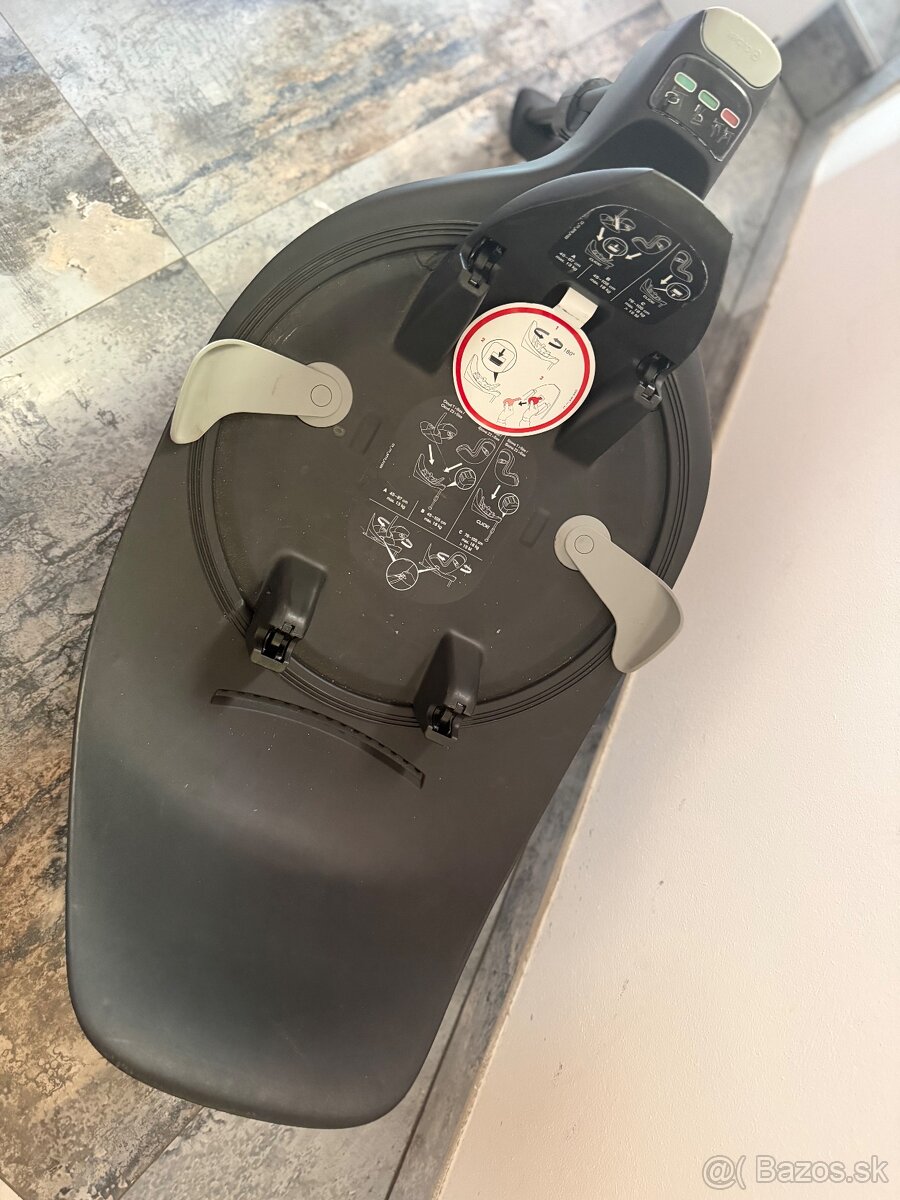 Cybex T base