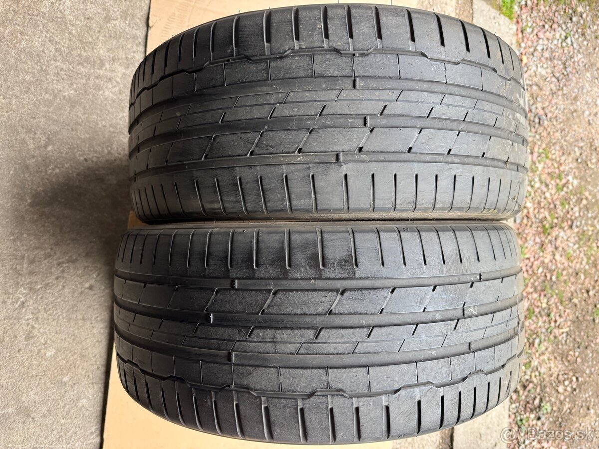 225/35R19