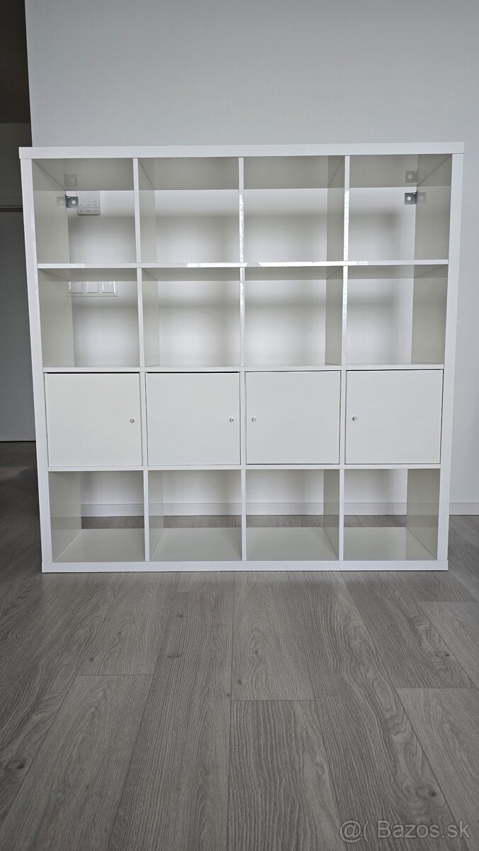 Predám knižnicu / policový diel IKEA KALLAX 4x4 147x147cm