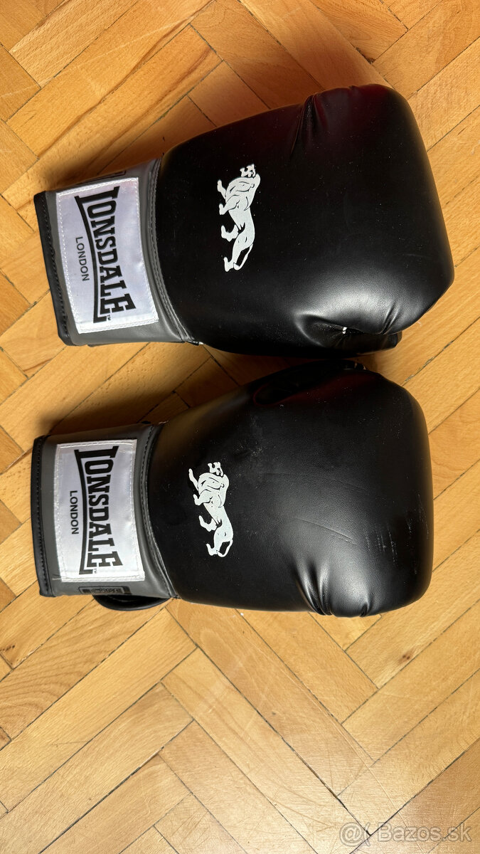 Predám nepoužité čierne boxerské rukavice Lonsdale