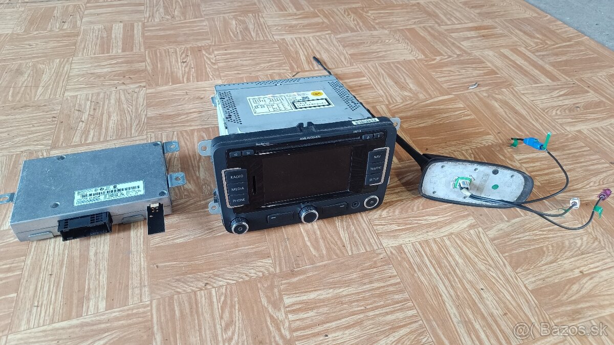 Škoda amundsen GPS rádio s navigáciou + bluetooth jednotka