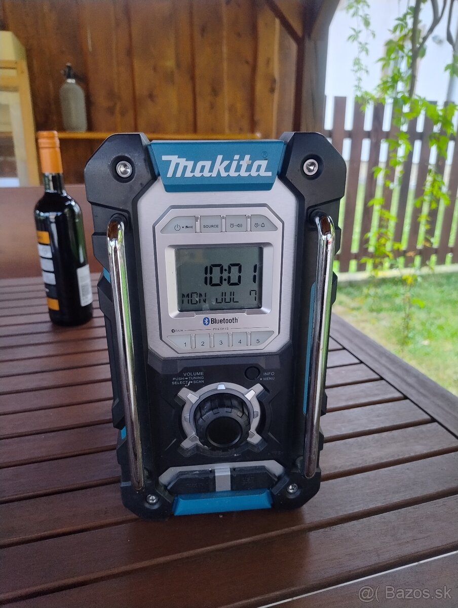 Makita rádio DMR108