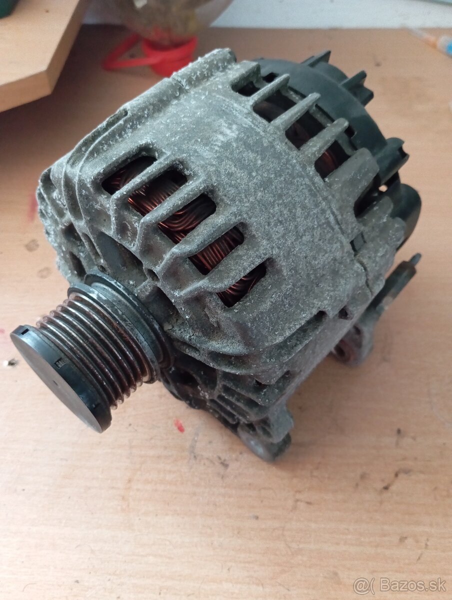 Predám alternátor Passat b8