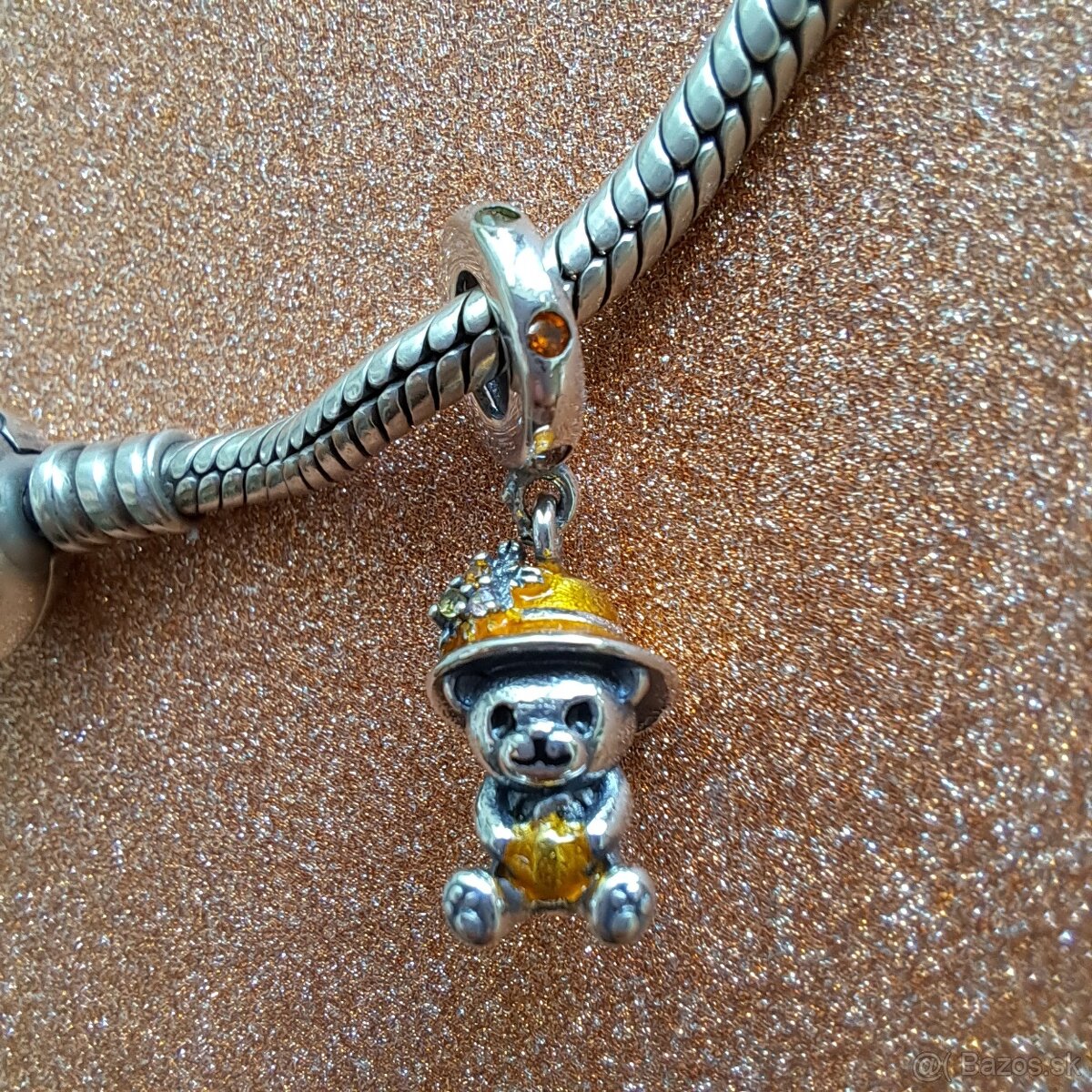 Prívesok Macko s tekvičkou