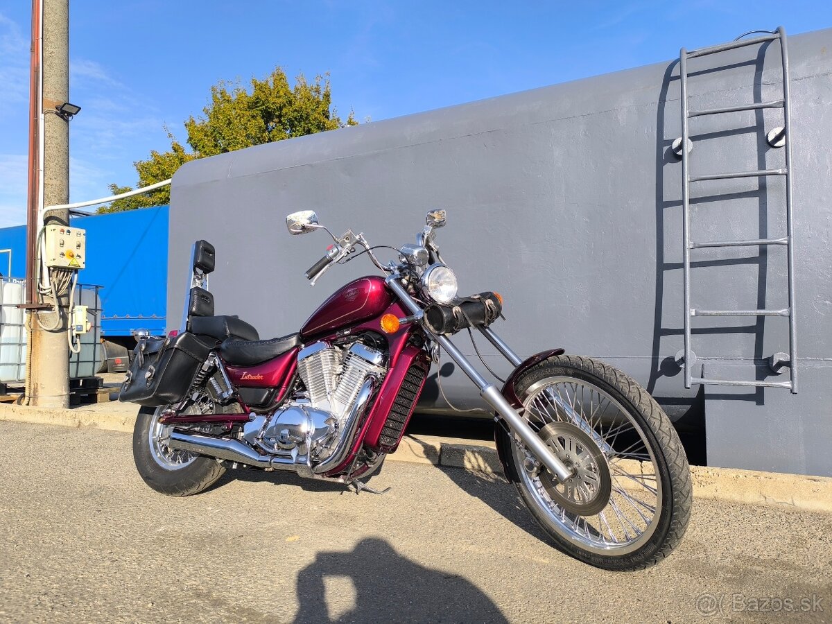 Suzuki VS 750 Intruder TOP STAV Uh. Hradiště