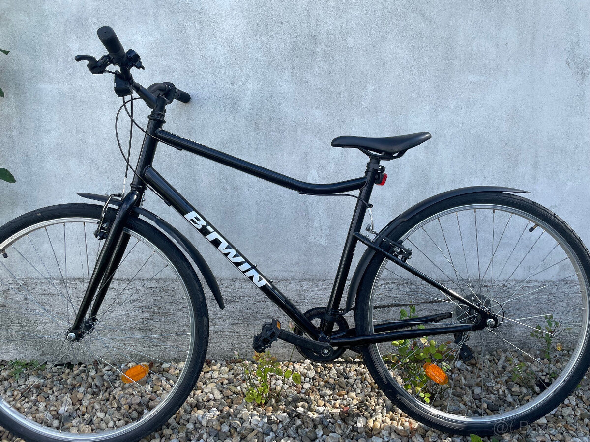 BTWIN Riverside 100 – oceľový trekingový bicykel, 6 rýchlost