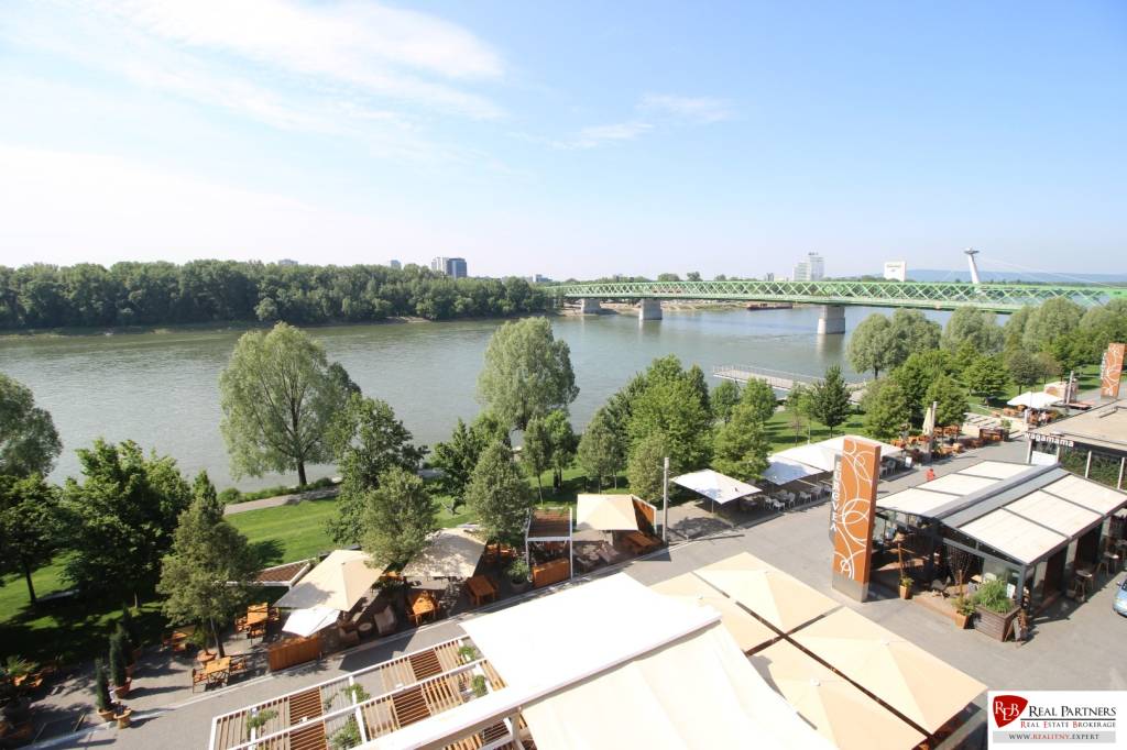 Prenájom 2 izbový byt, 77 m2, Eurovea, Pribinova ul, Staré m