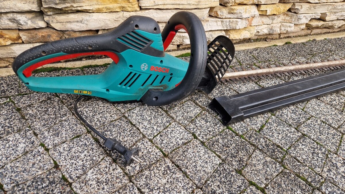 Bosch plotostrih elektrický