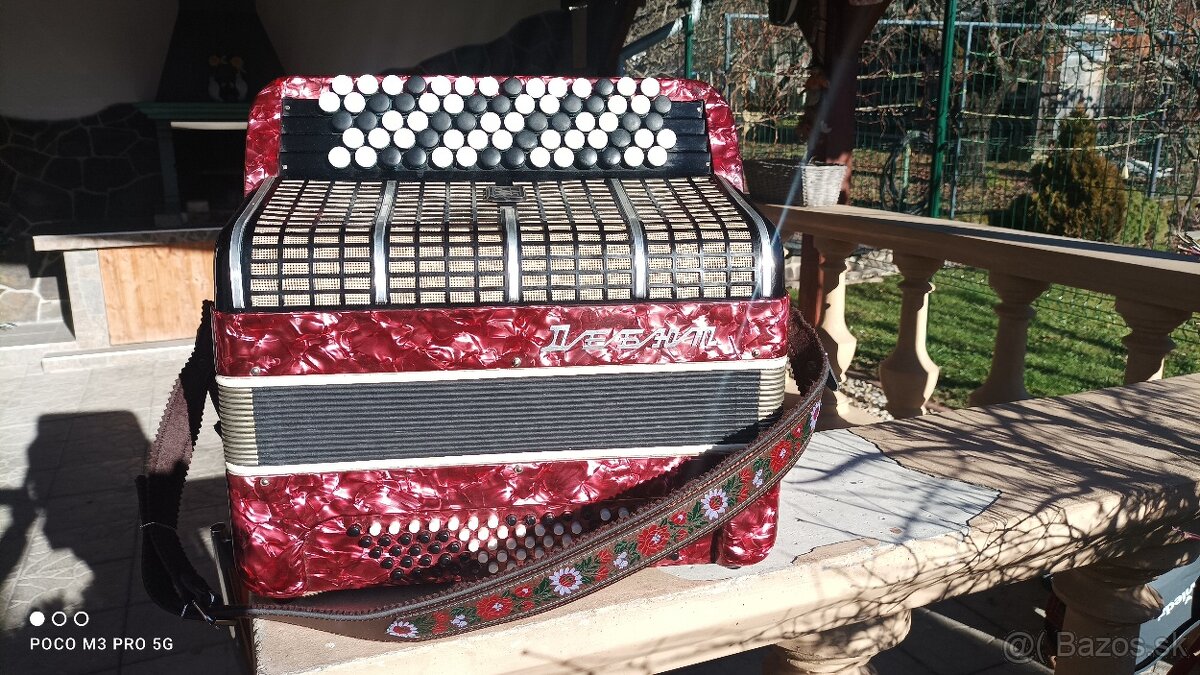 Harmonika-Chromatika-Akordeón.DEBJUT.