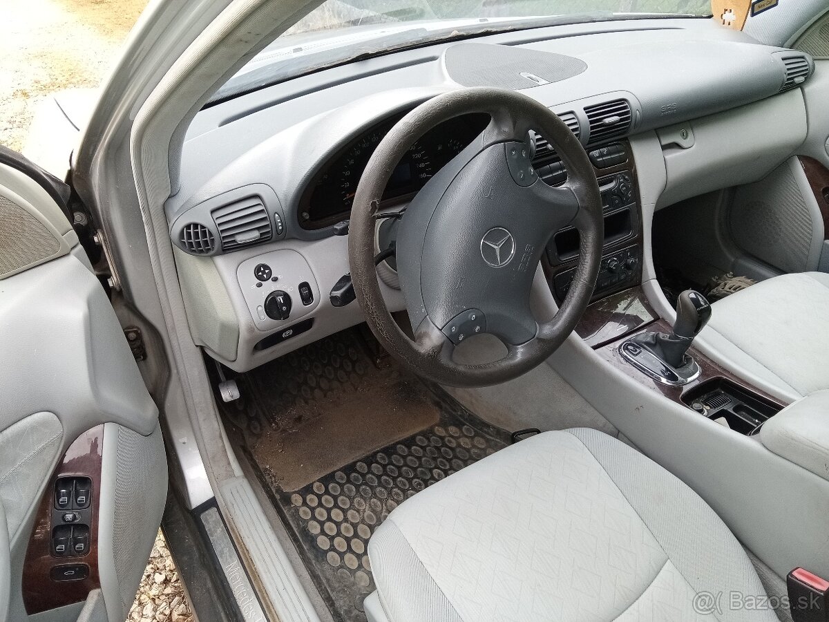 Rozpredám Mercedes C180