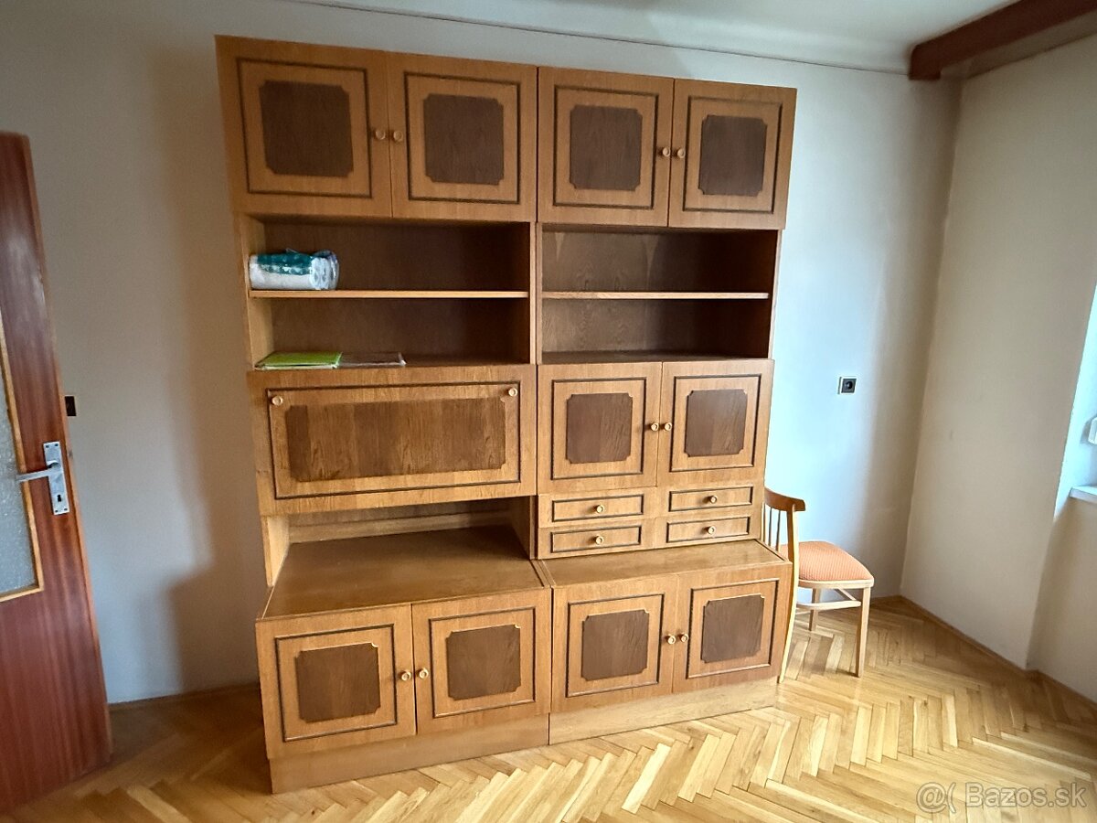 starý nábytok