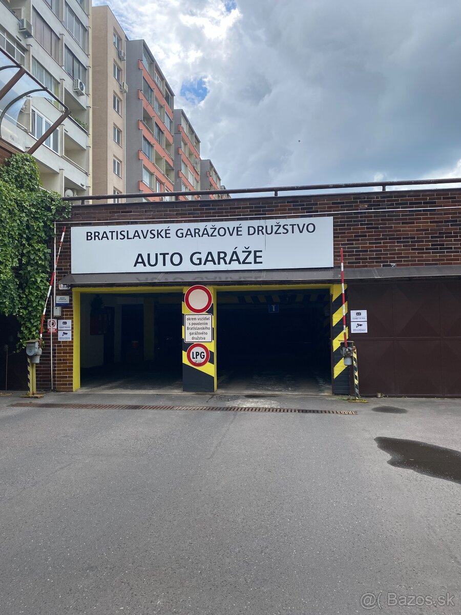 Garážové státie Stodolova ul. BA