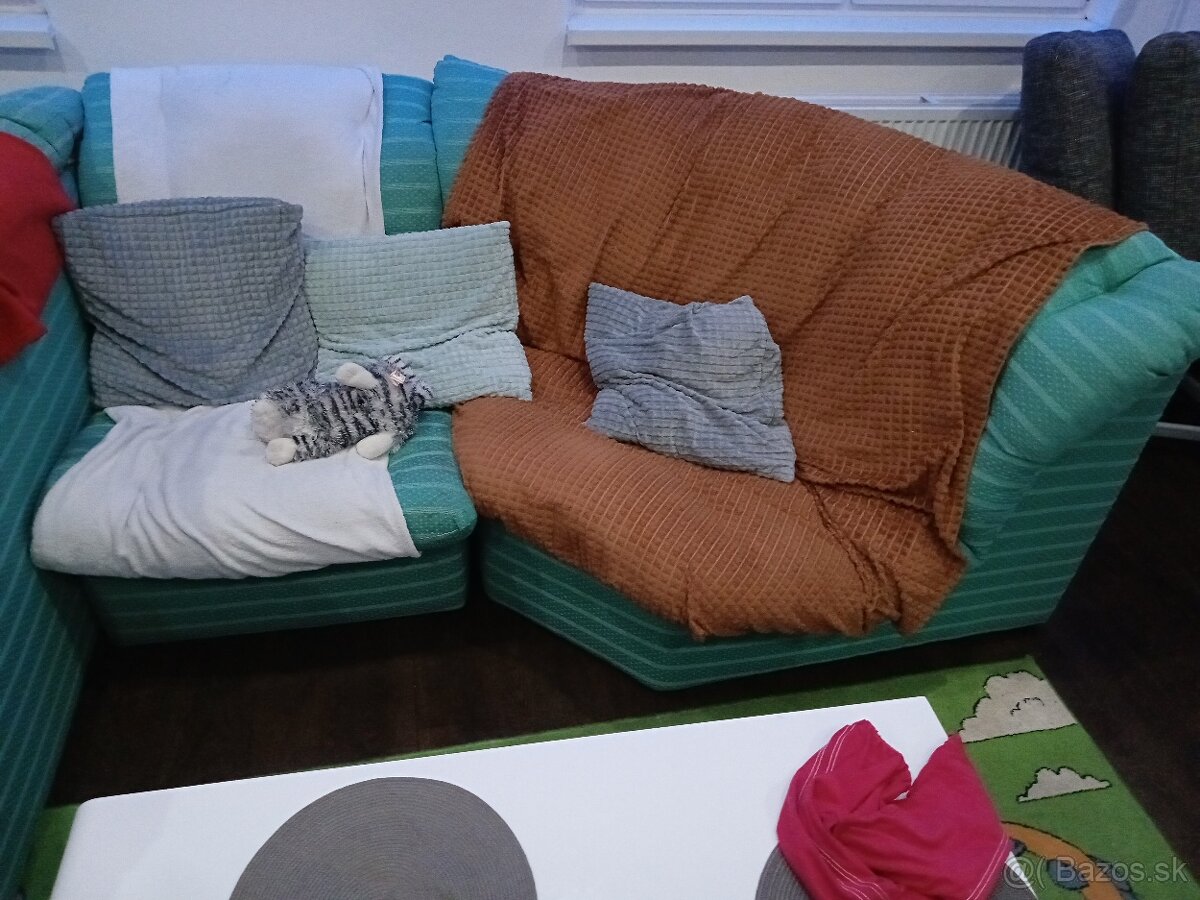 Predám gauč není roztahovaci.