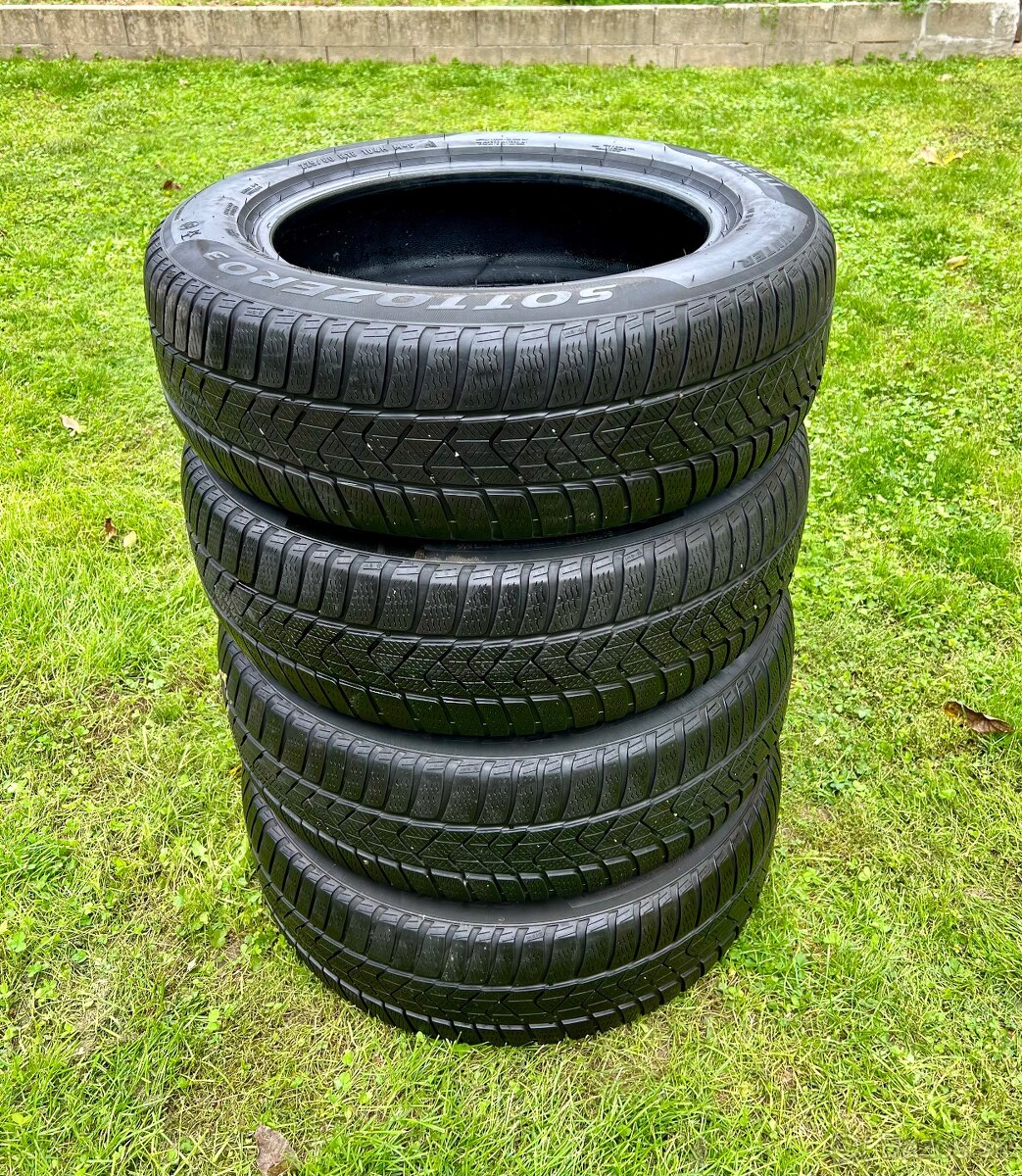 225/60 r18 zimné PIRELLI 104H; RFT