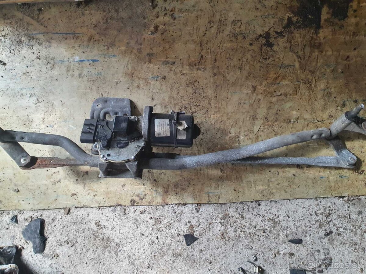 Mechanizmus predných stieračov s motorčekom Fiat, Škoda