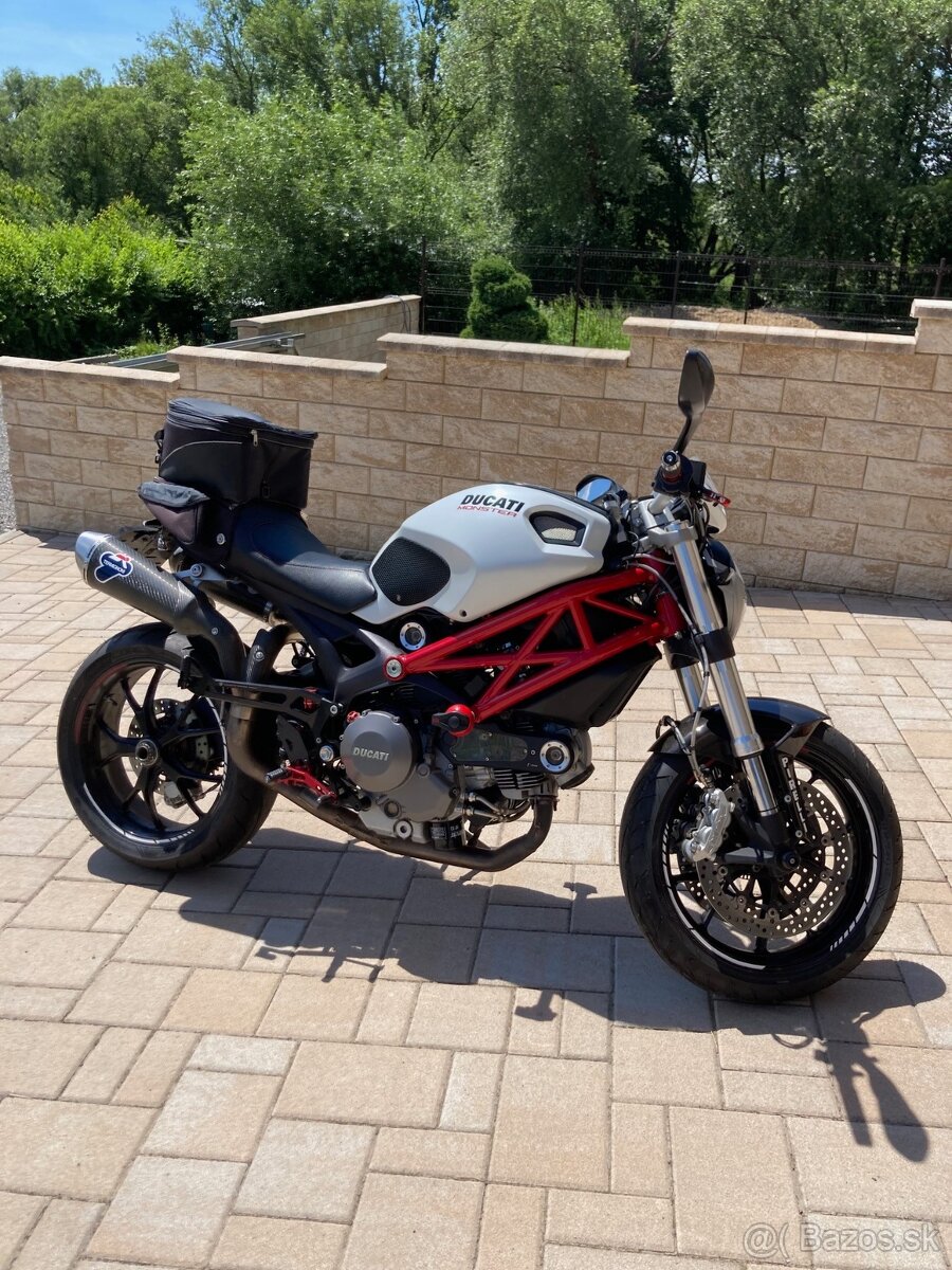 Ducati Monster 796 ABS
