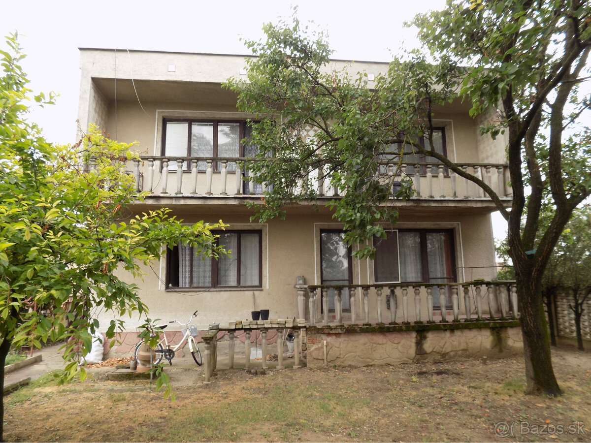 Na predaj viacgeneračný dom v Tvrdošovciach .