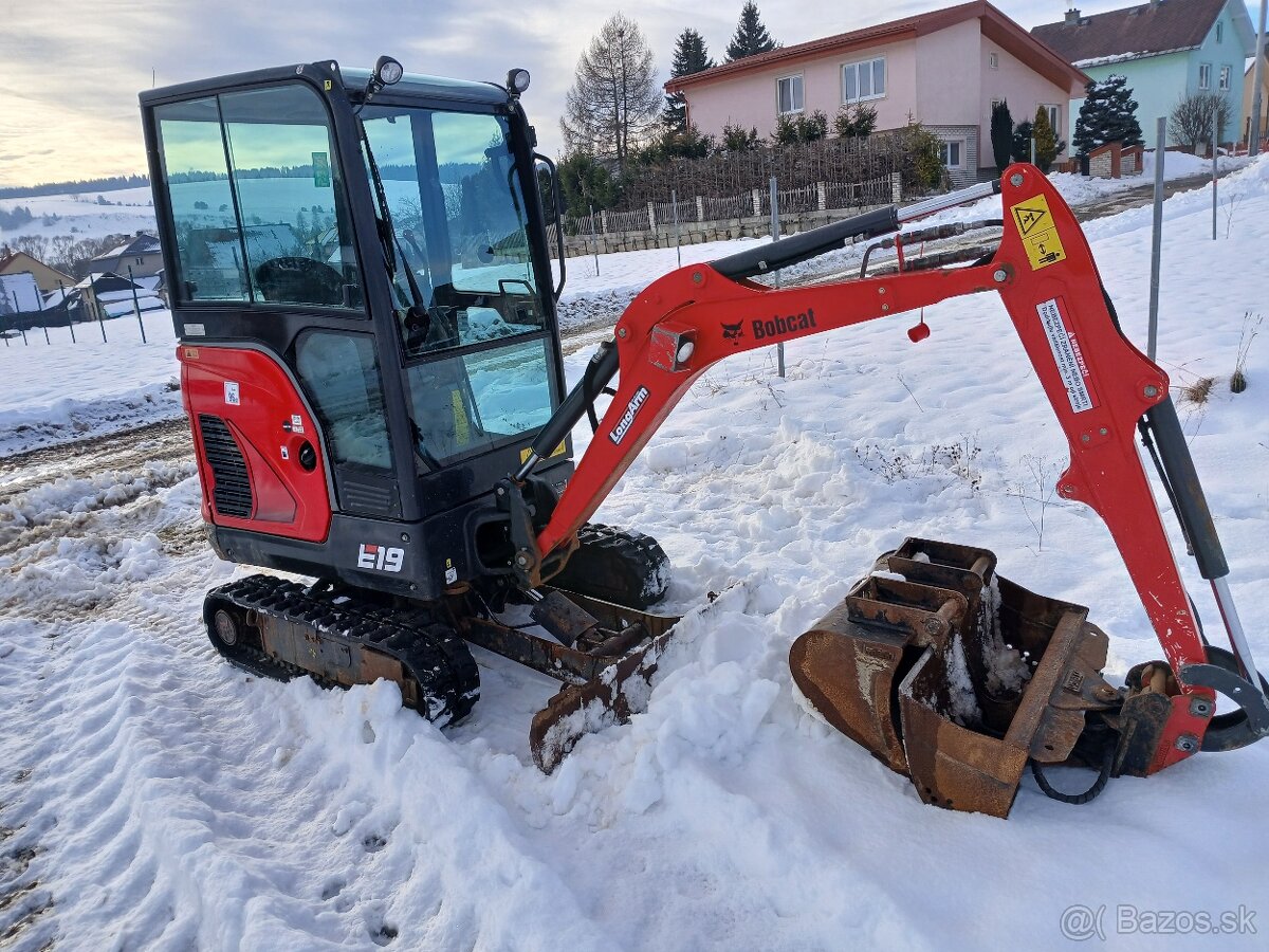 Mini bager Bobcat E19 top stav