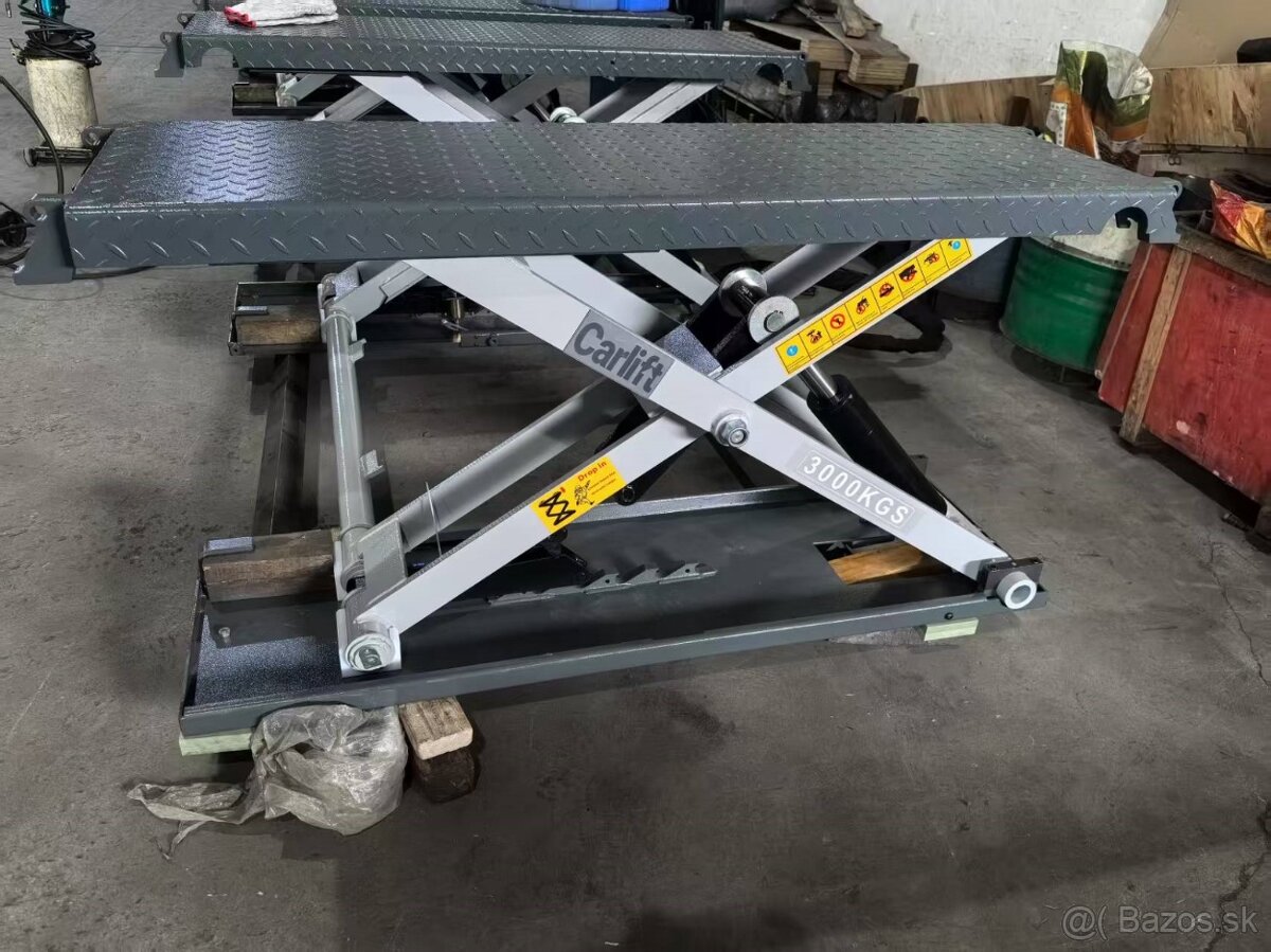 Nožnicový zdvihák 3000kg