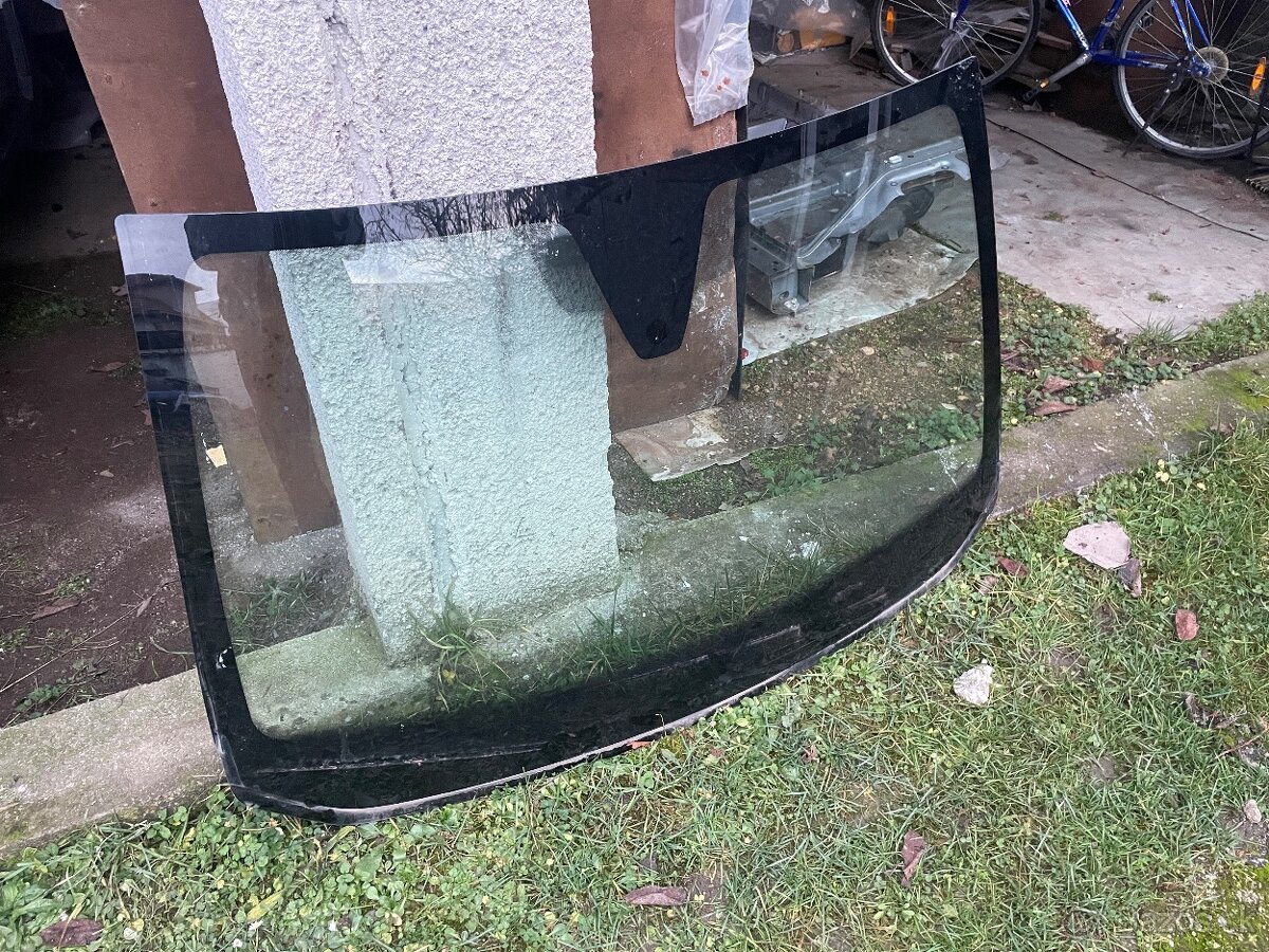 Čelne okno Dacia Duster