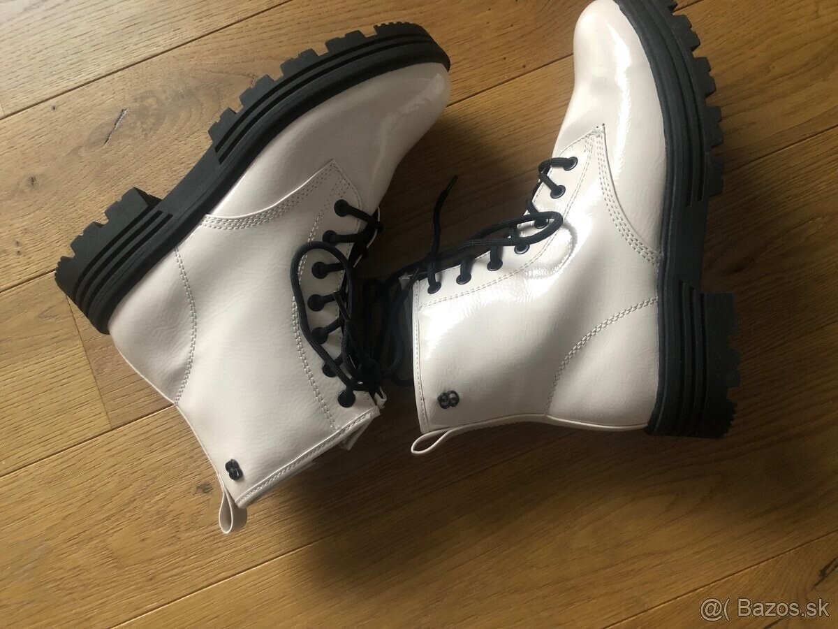 Biele topánky