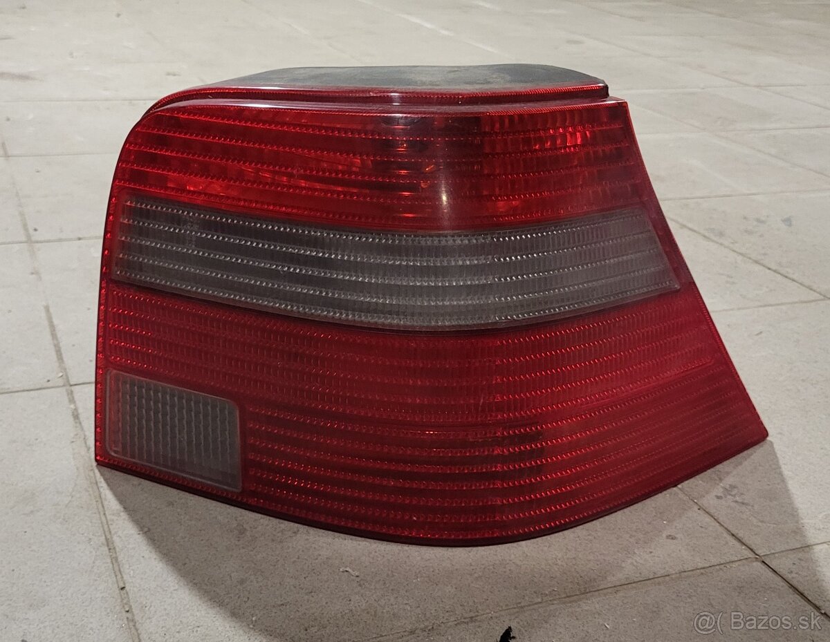 Zadné svetlo VW golf 4 pravé