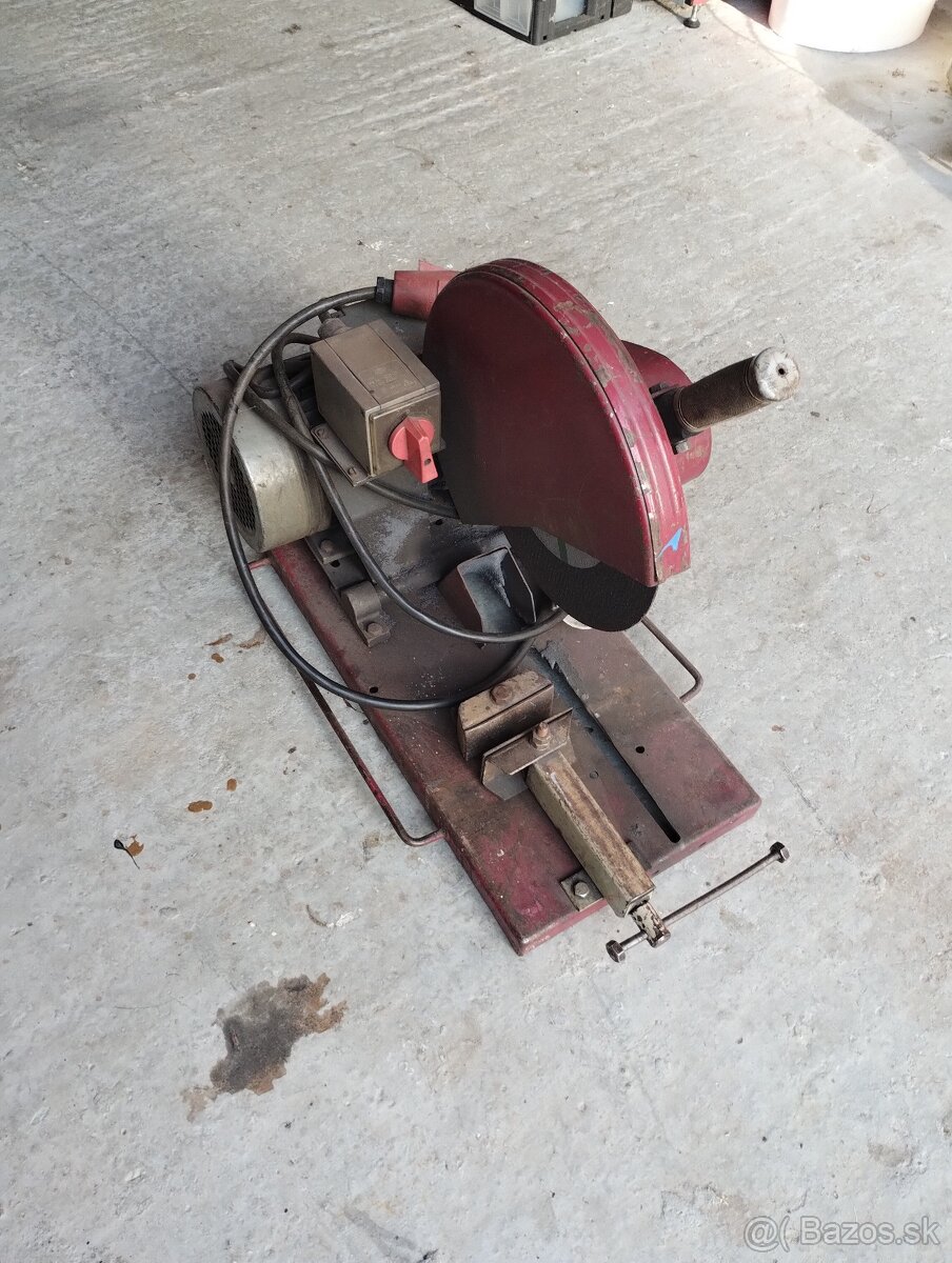 Stolová rozbrusovačka na kov so zverákom