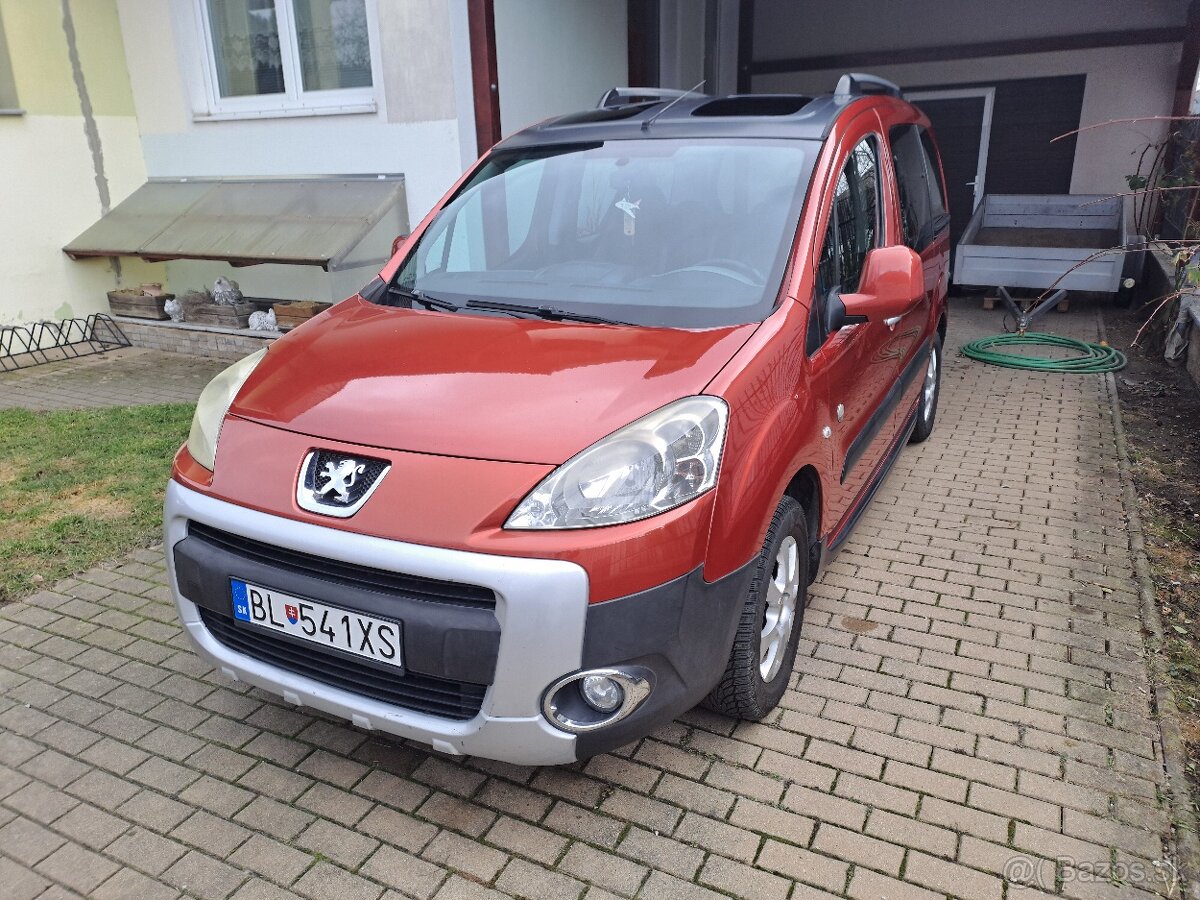Peugeot Partner Tepee Outdoor 1,6 HDI / Panoráma