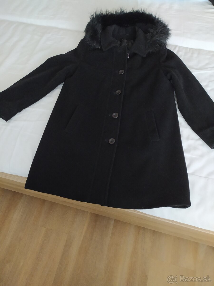 Dámsky čierny kabát