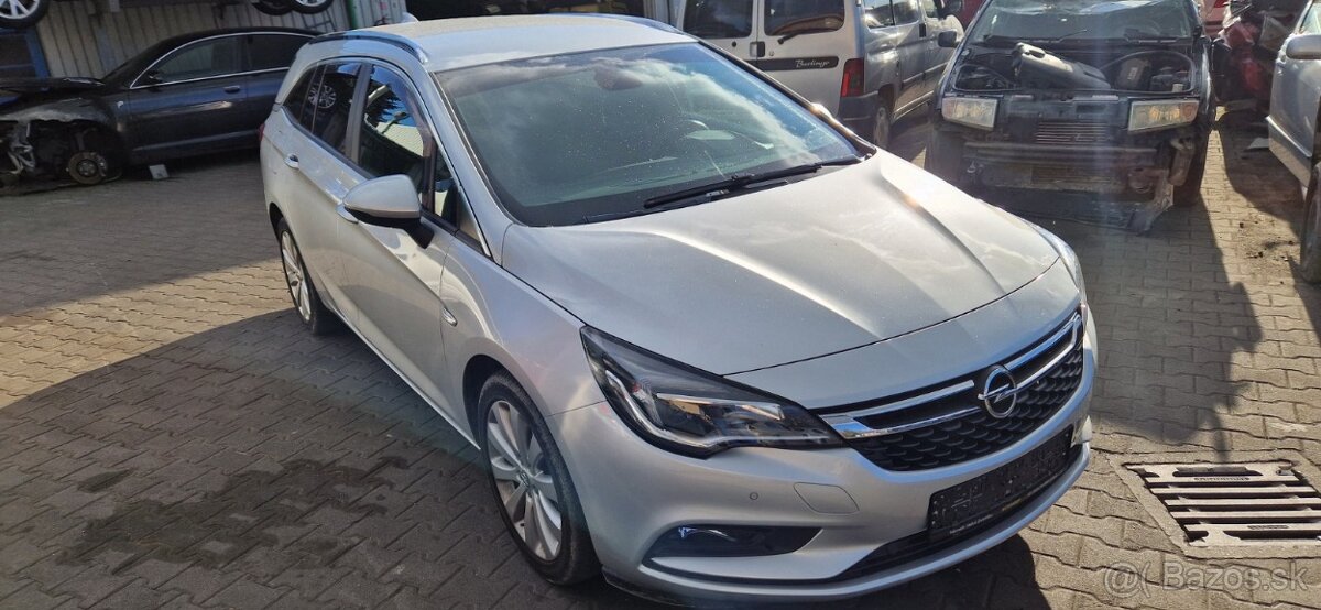 Lacno rozpredám na NÁHRADNÉ DIELY Opel Astra Combi K 2015-20