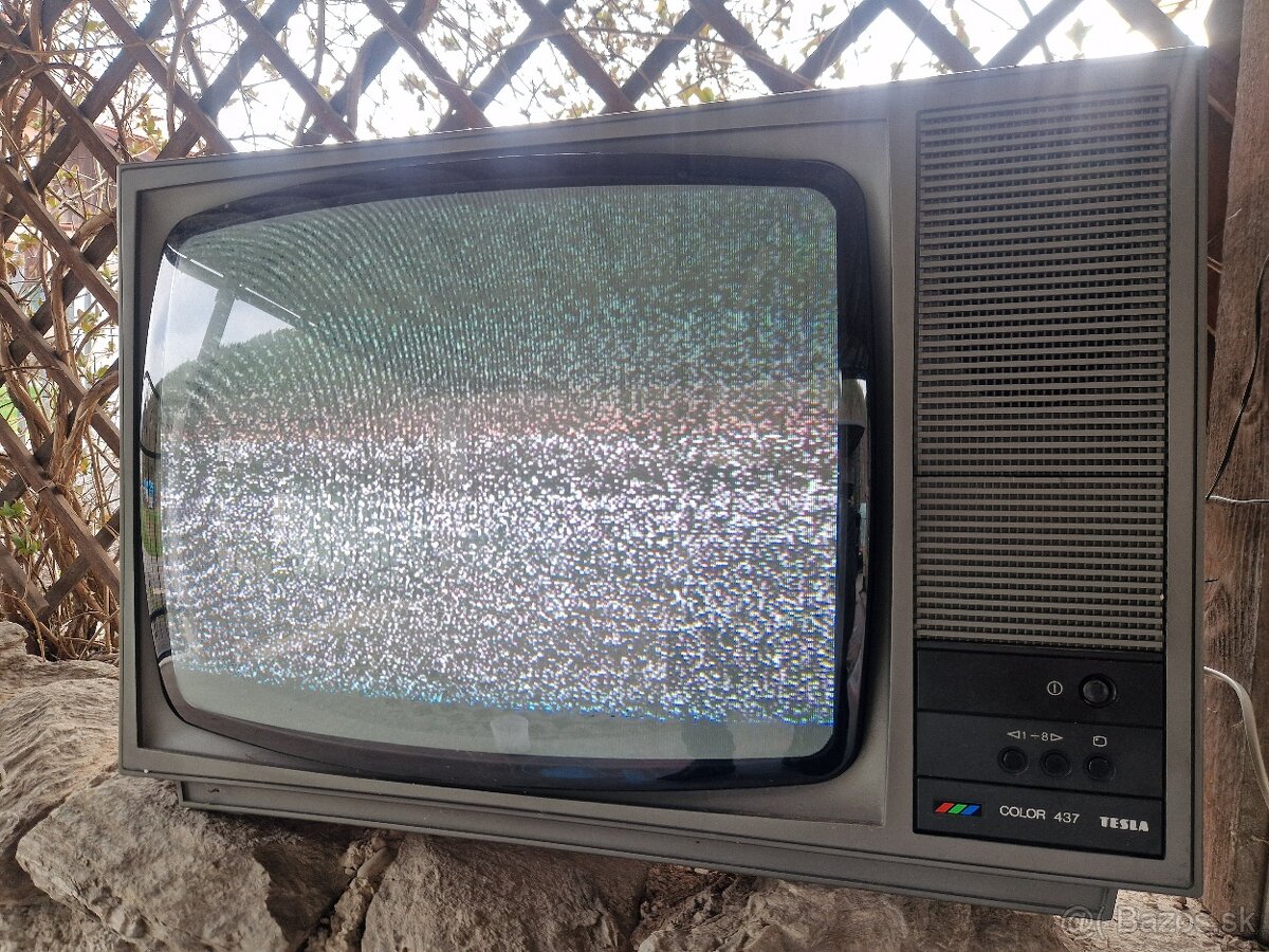 Retro tv Tesla color 437 funkčny