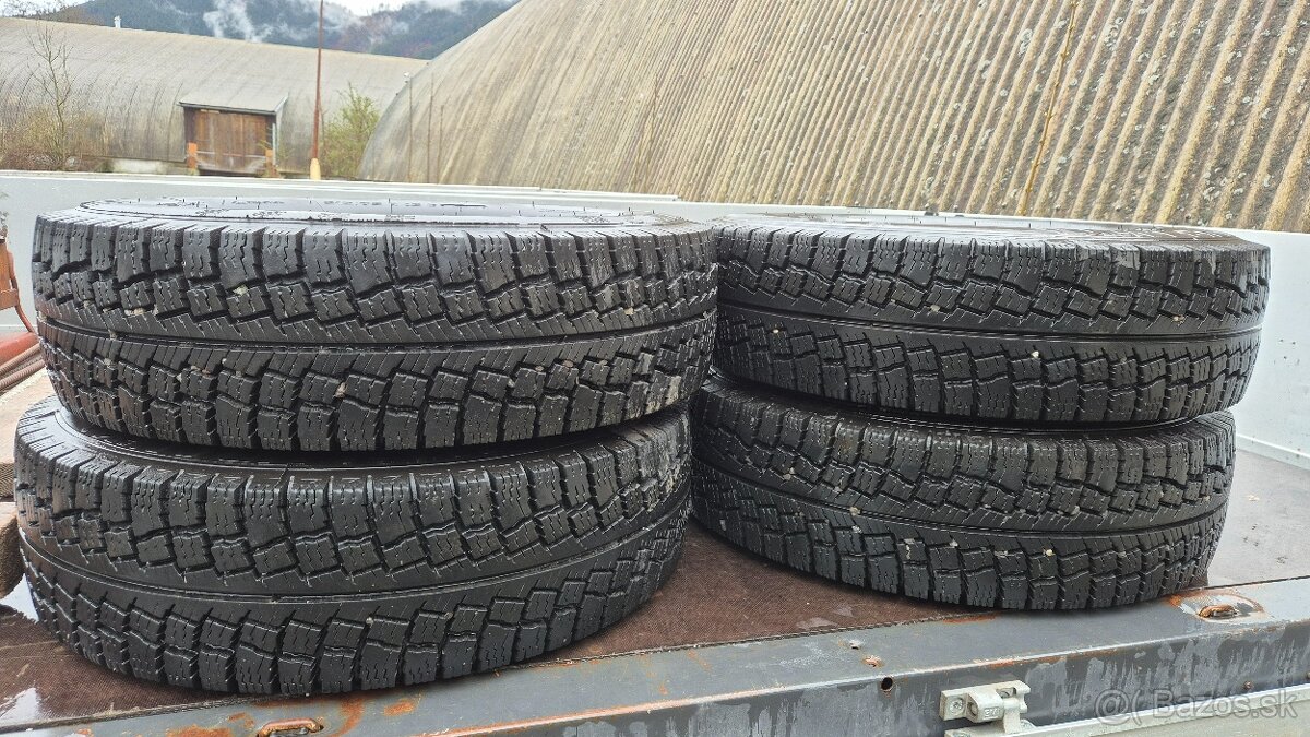 Pneu Vraník 215/75R16 C