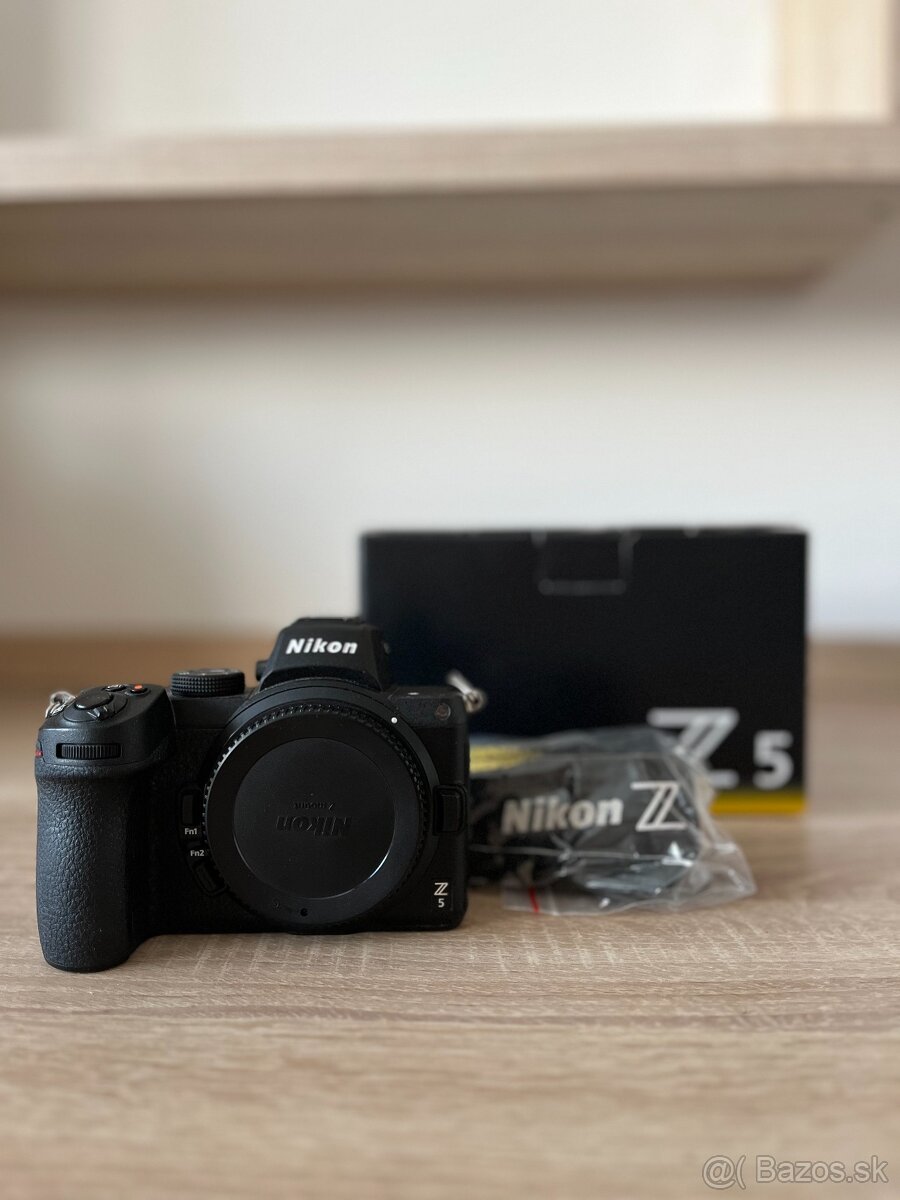 Nikon Z5 (telo)