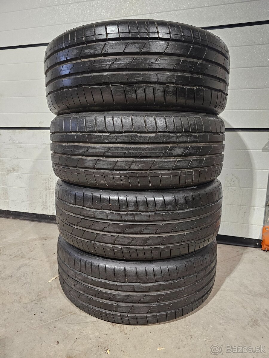 Nejazdené Pneu Hankook S1 EVO3 225/45 R19