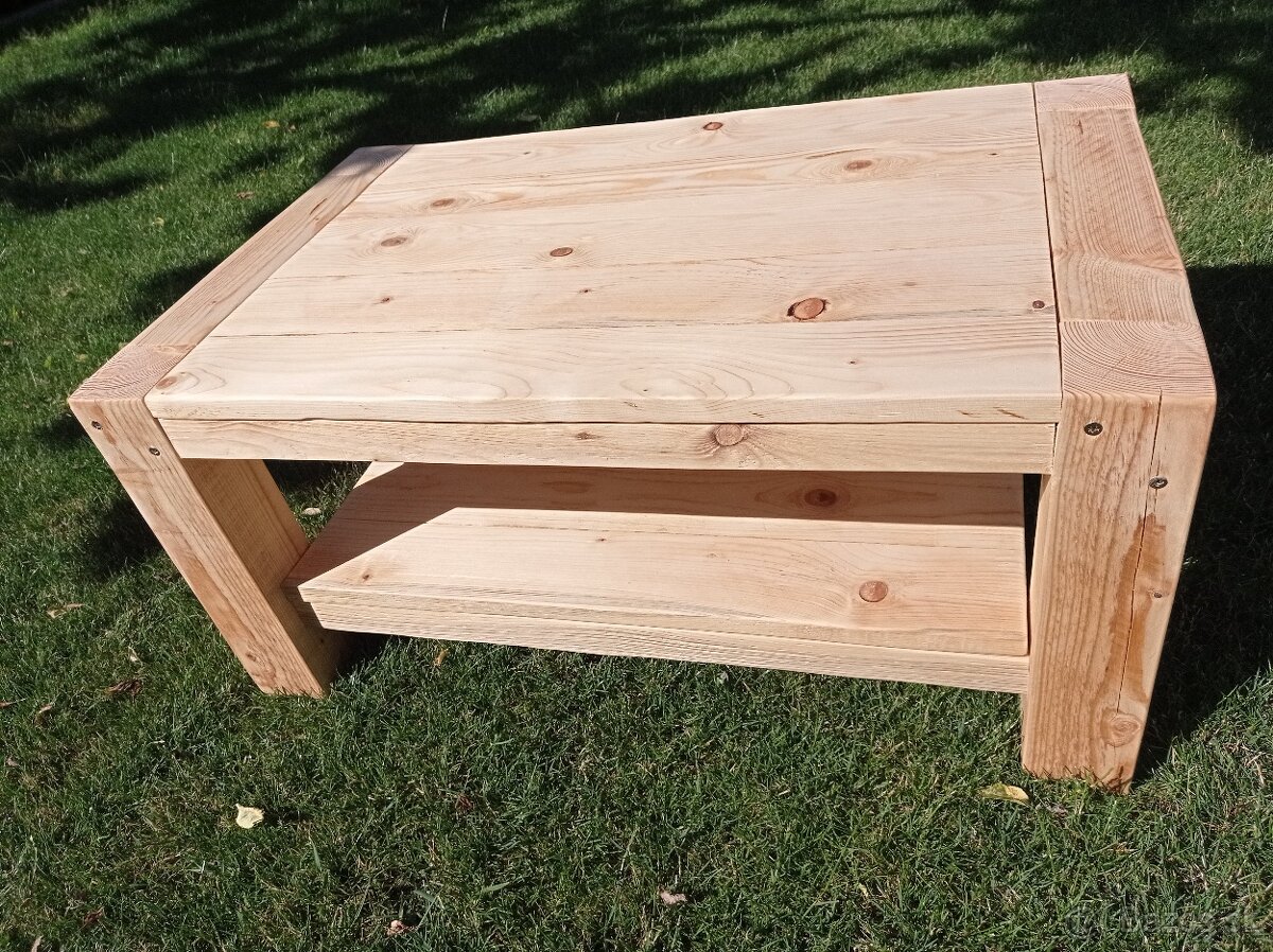 konferenčný stolík drevo masív