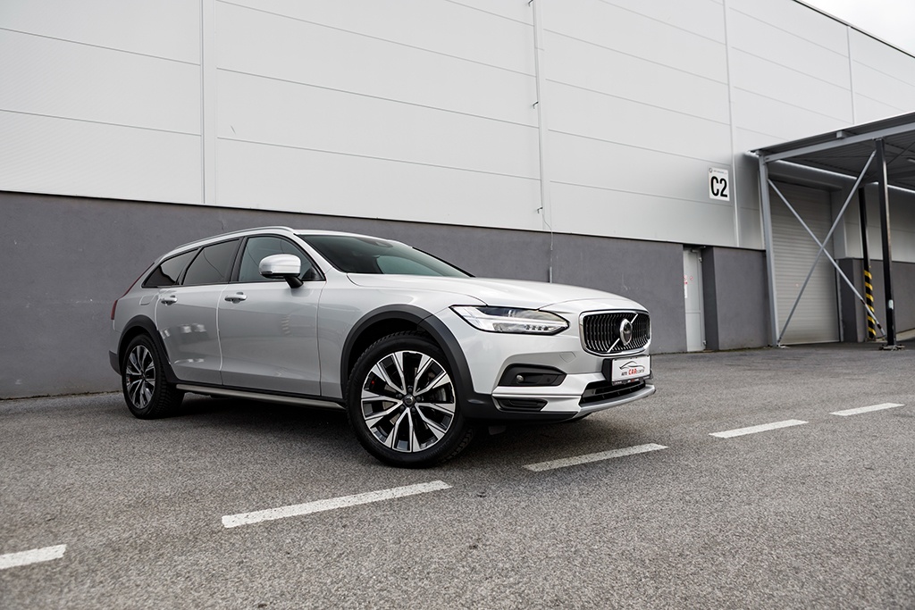 Volvo V90 Cross Country Pro B5 2.0d 173kW AT8 AWD 02/2021