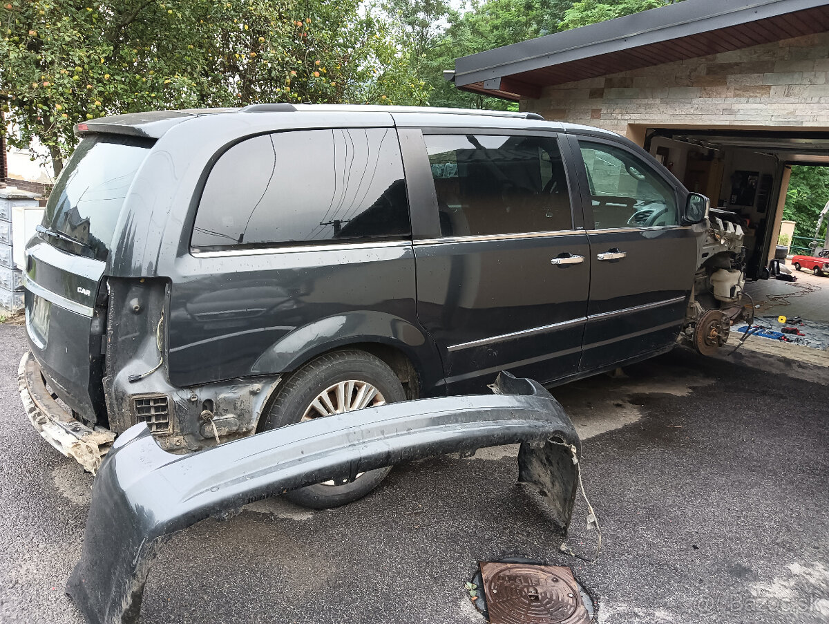 Chrysler Lancia Voyager 2.8crdi,r.v.2013