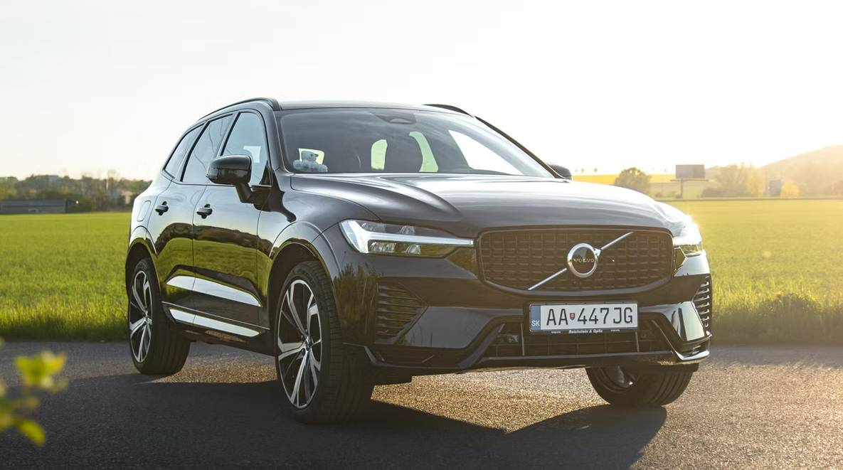 Volvo XC60 B4 R-Design A/T (odpočet DPH)