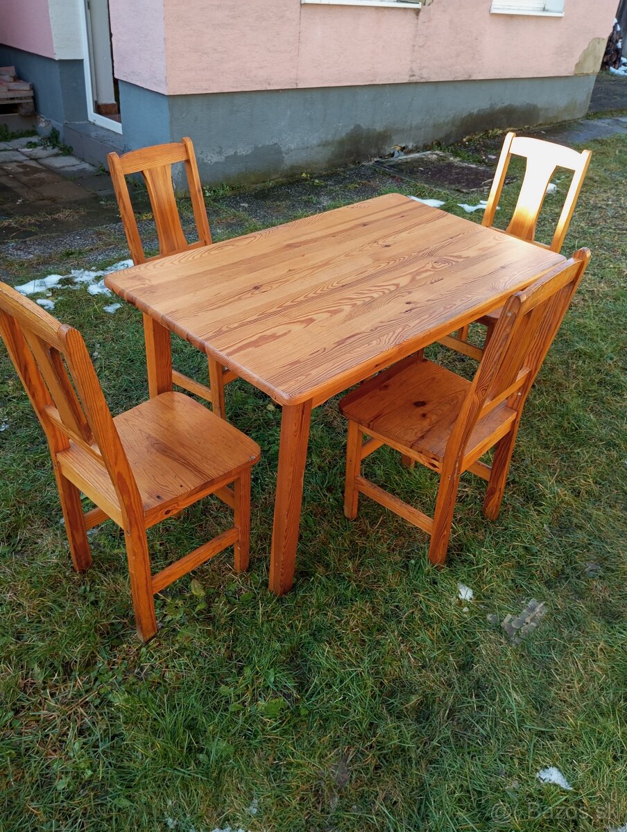 kuchynský stôl masív