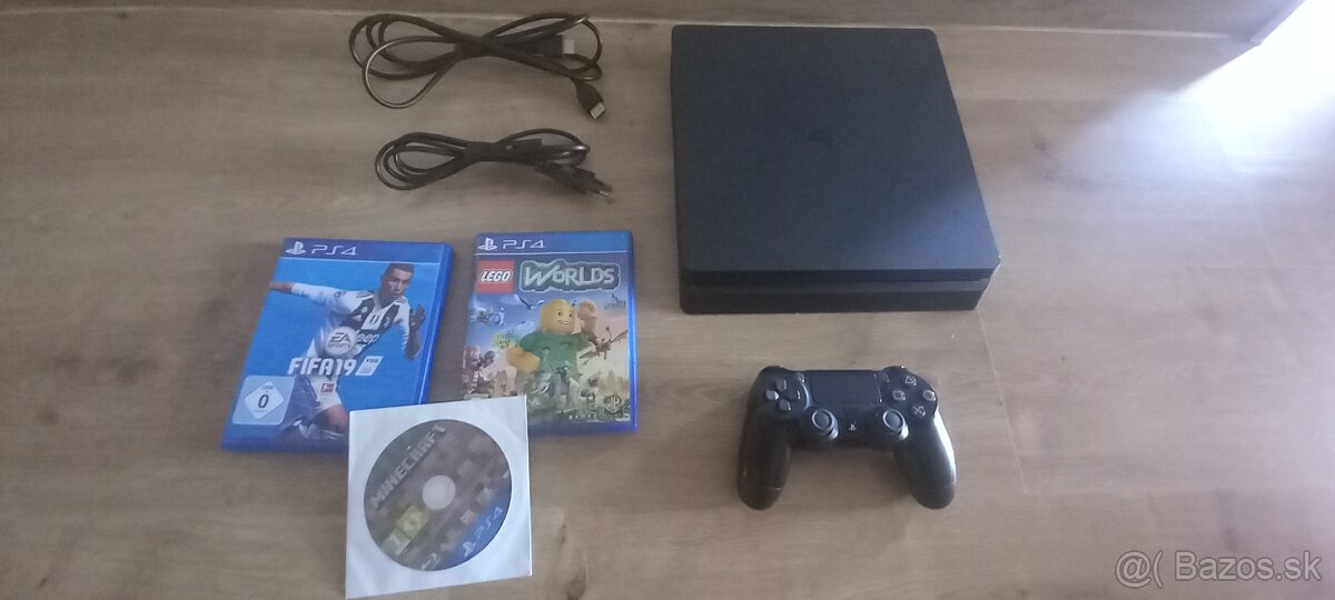 PS4 slim + hry