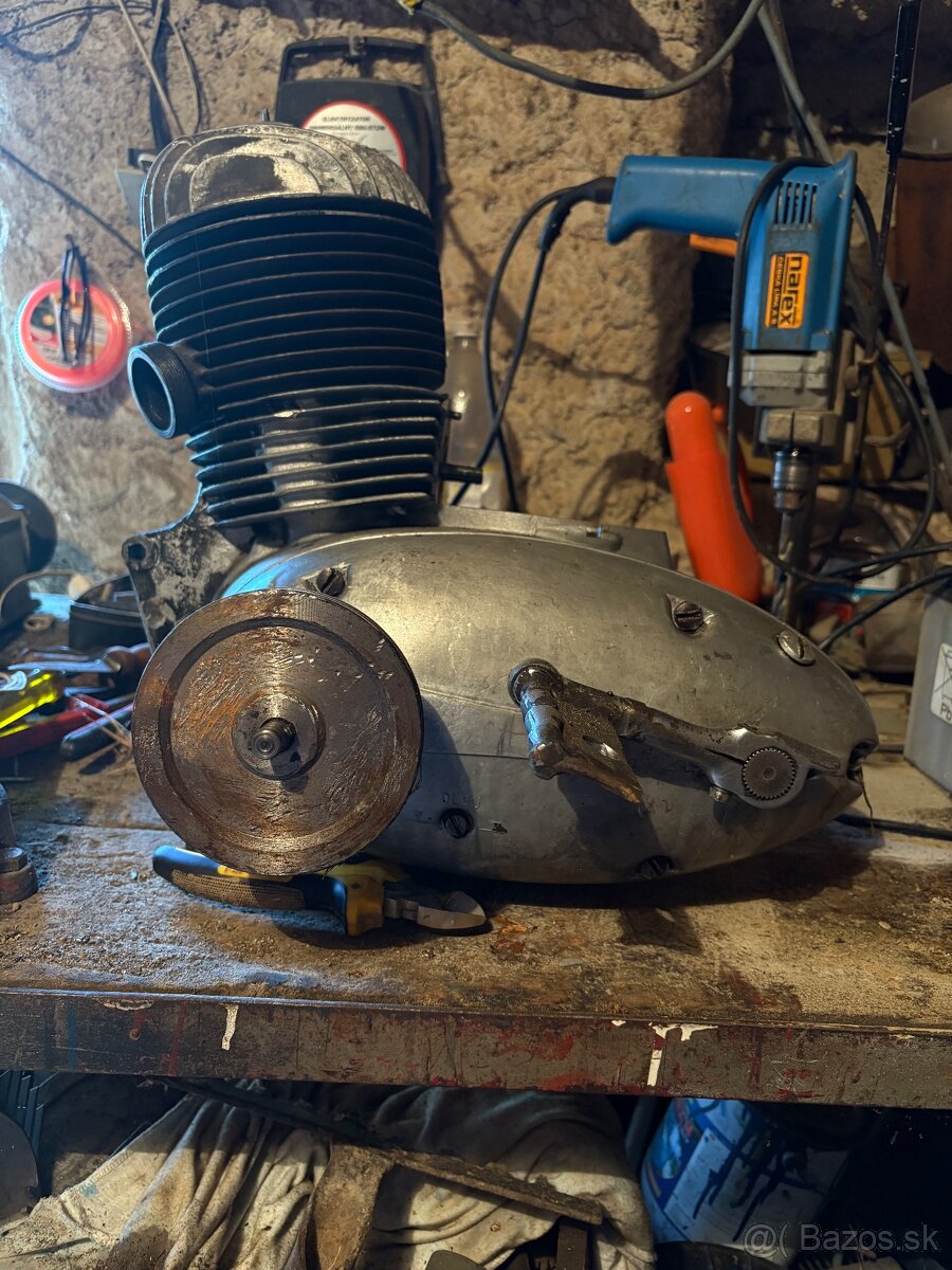 Motor Kývačka 353 Jawa