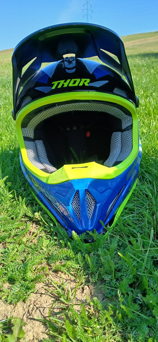Predám motokrosovu výstroj