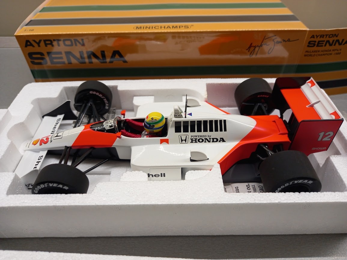 F1 MCLAREN HONDA MP4/4 1988 AYRTON SENNA MINICHAMPS 1:18